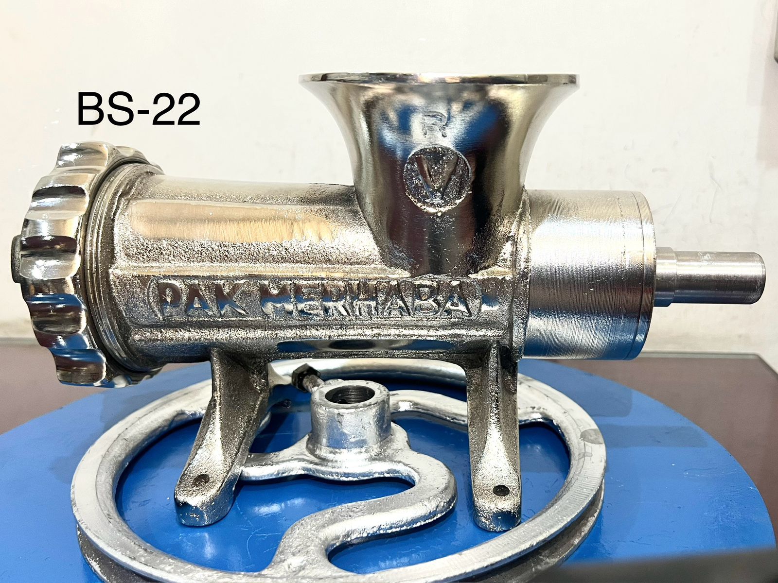 This PakMarhaba #22 Manual Meat machines